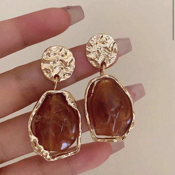 Jewelry - Coffee Brown Dangle Earrings